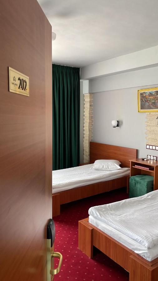 Hotel Sungarden Salin Турда Экстерьер фото